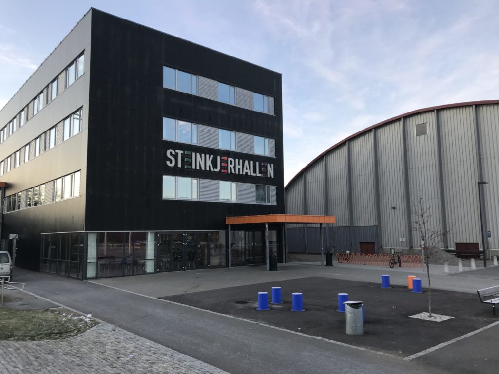 Åpningstider i Steinkjerhallen - Steinkjerhallen