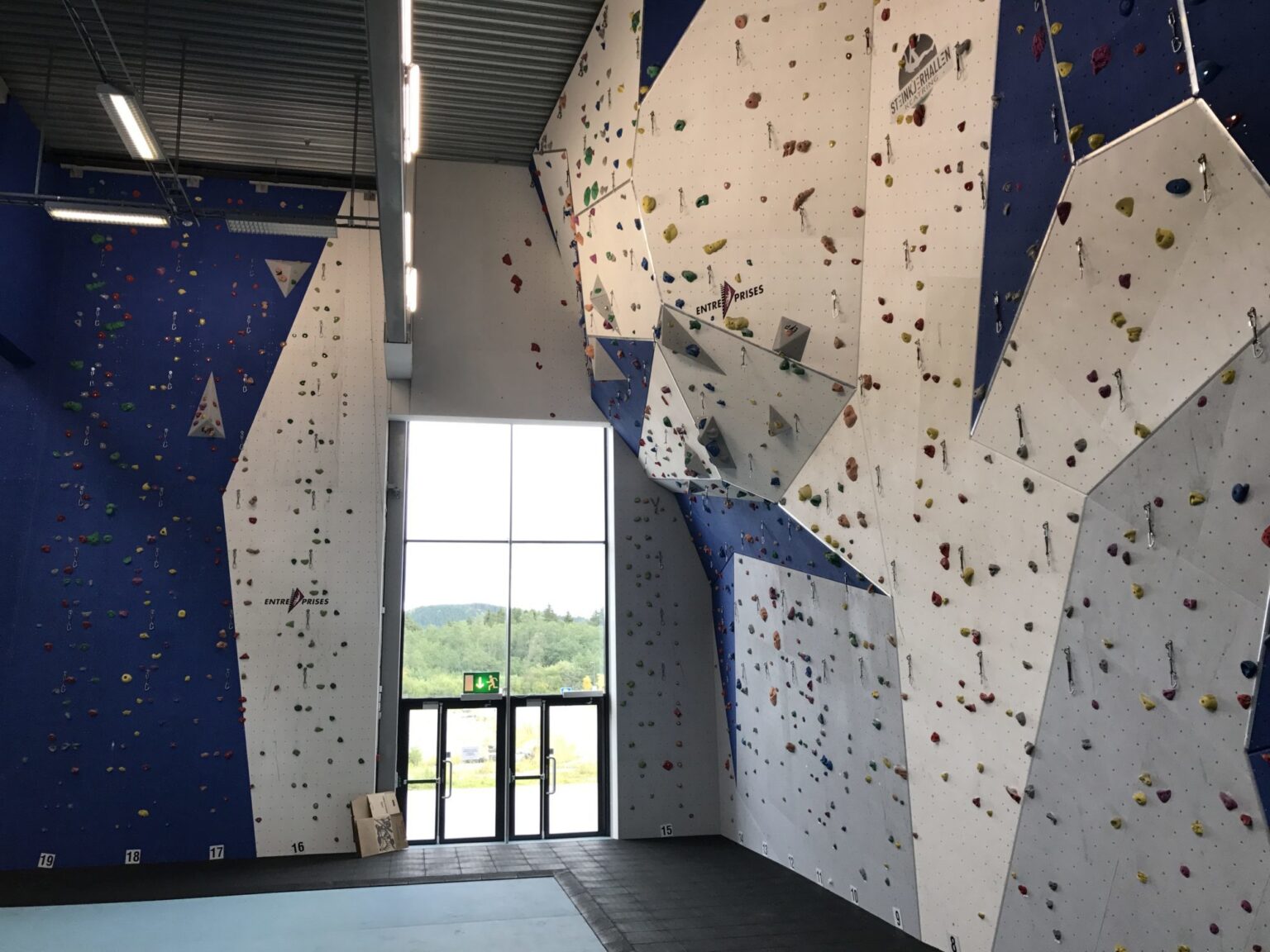 klatreveggen i friidrettshallen